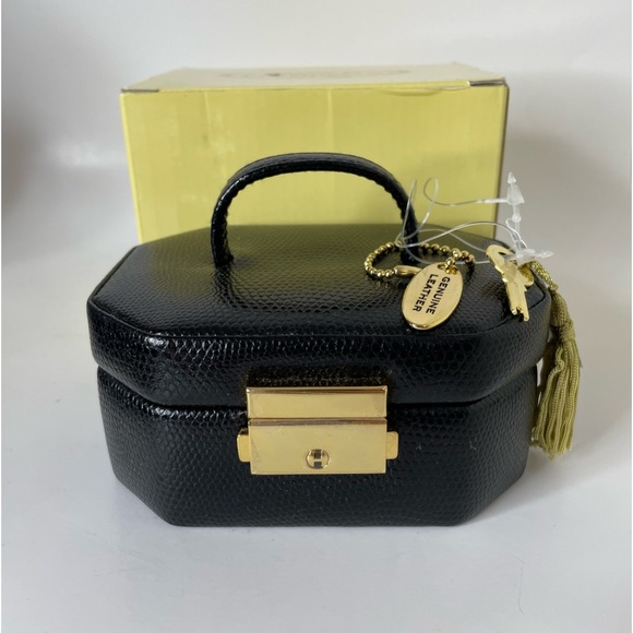 Wolf Designs Genuine Leather Black Travel Jewelry Box With Key and Tray - Picture 3 of 10